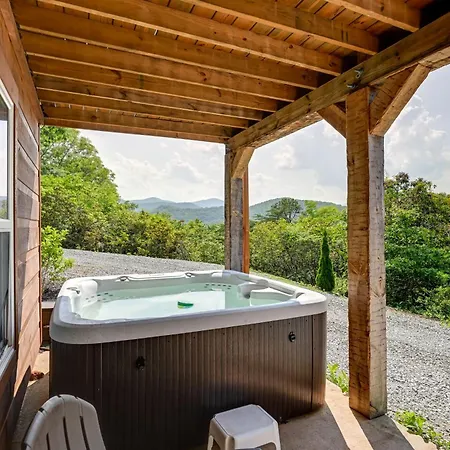Beautiful Franklin Home With Bunkhouse And Hot Tub!
